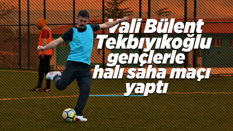 Gençlerle birlikte halı saha maçı 