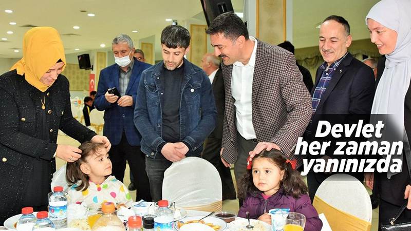 Yetim çocuklar için iftar programı