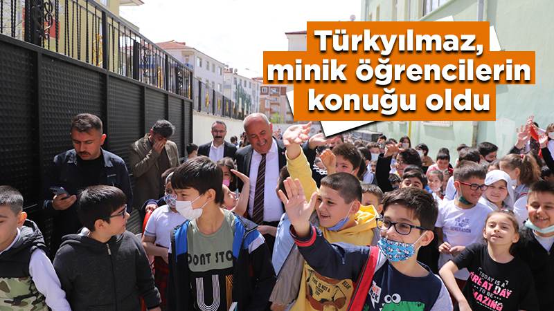 Türkyılmaz, minik öğrencilerin konuğu oldu