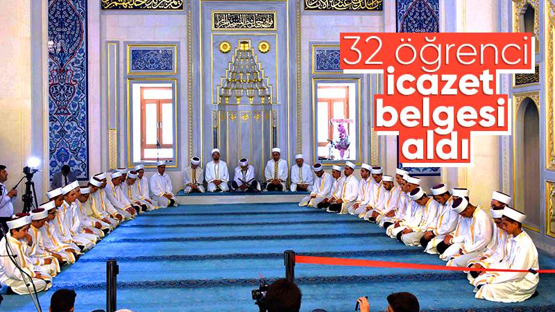 32 öğrenci icazet belgesi aldı