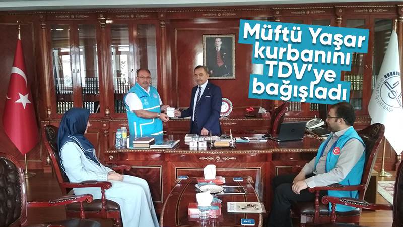 Müftü Yaşar kurbanını TDV’ye bağışladı