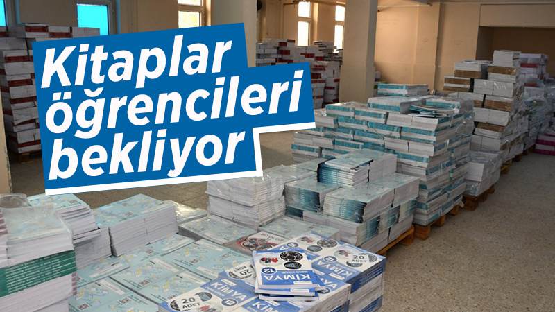 Ders kitapları ve yardımcı kitaplar öğrencileri bekliyor