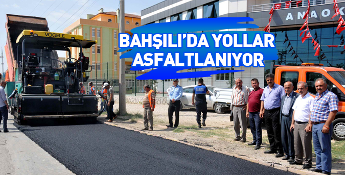 Yollar asfaltlanıyor