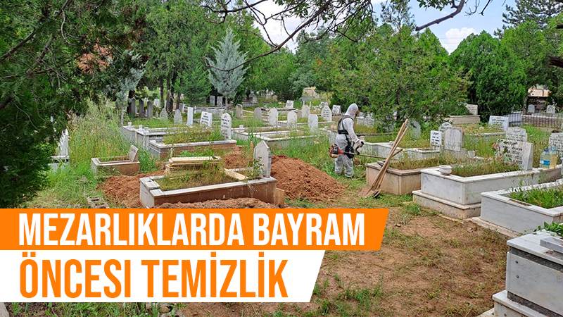 Mezarlıklarda bayram öncesi temizlik