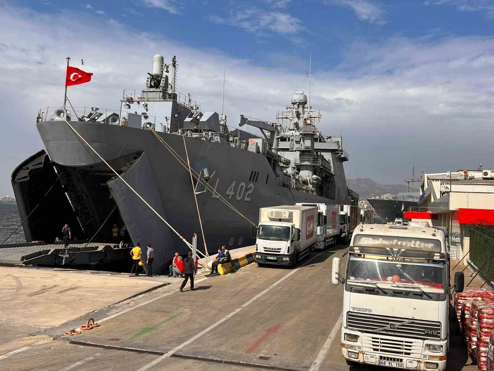 MSB: “TCG Bayraktar amfibi gemimiz insani yardım malzemelerini Libya’ya ulaştırdı"