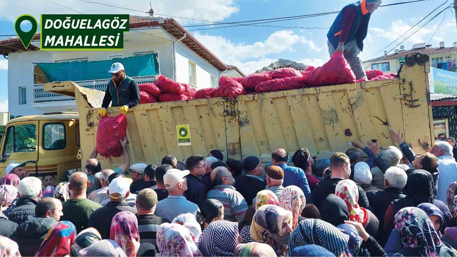 Ereğli Belediyesi yetiştirdiği organik ürünleri vatandaşa dağıtıyor