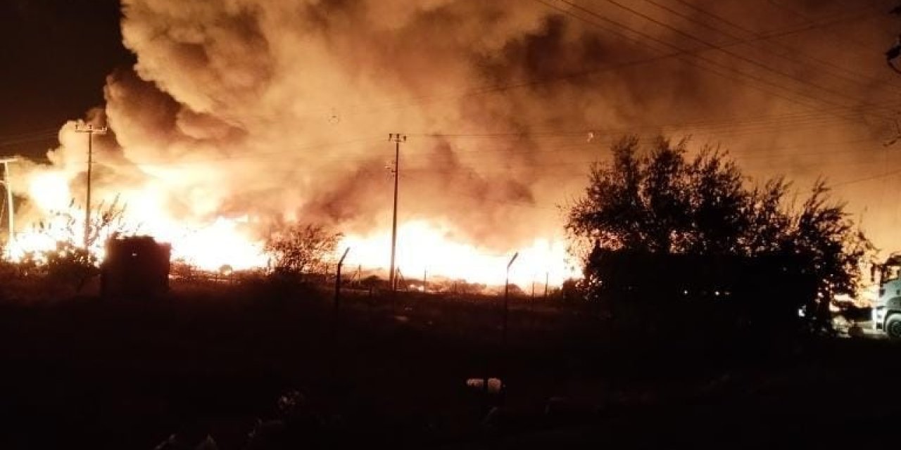 Niğde’de geri dönüşüm tesisindeki yangın kontrol altına alındı