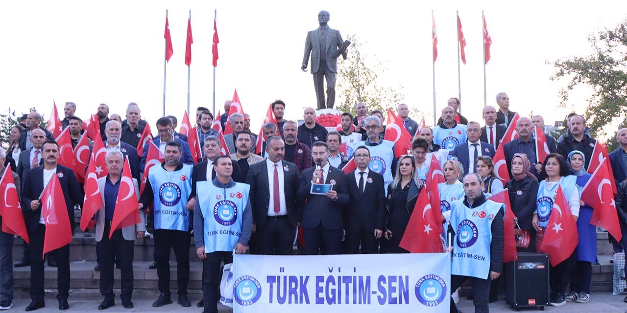 Türk Eğitim-Sen Cumhuriyet’in 100. Yaşını kutladı