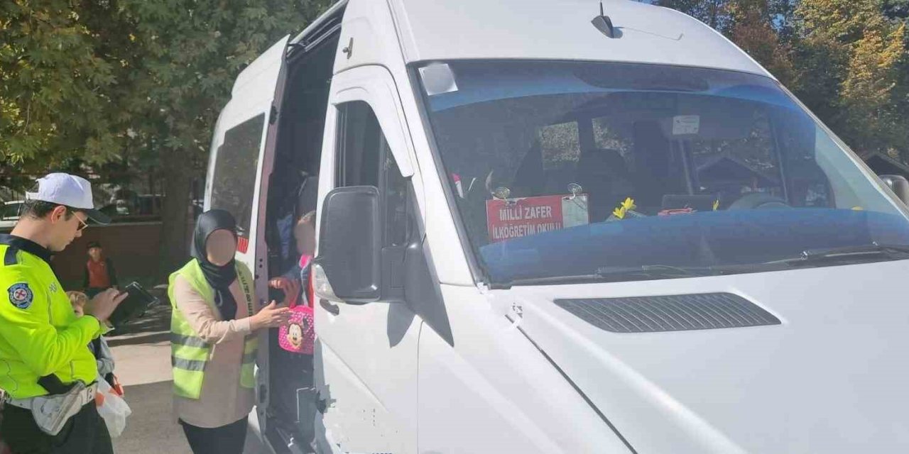 Eskişehir'de Polis ekipleri okul servislerini denetledi