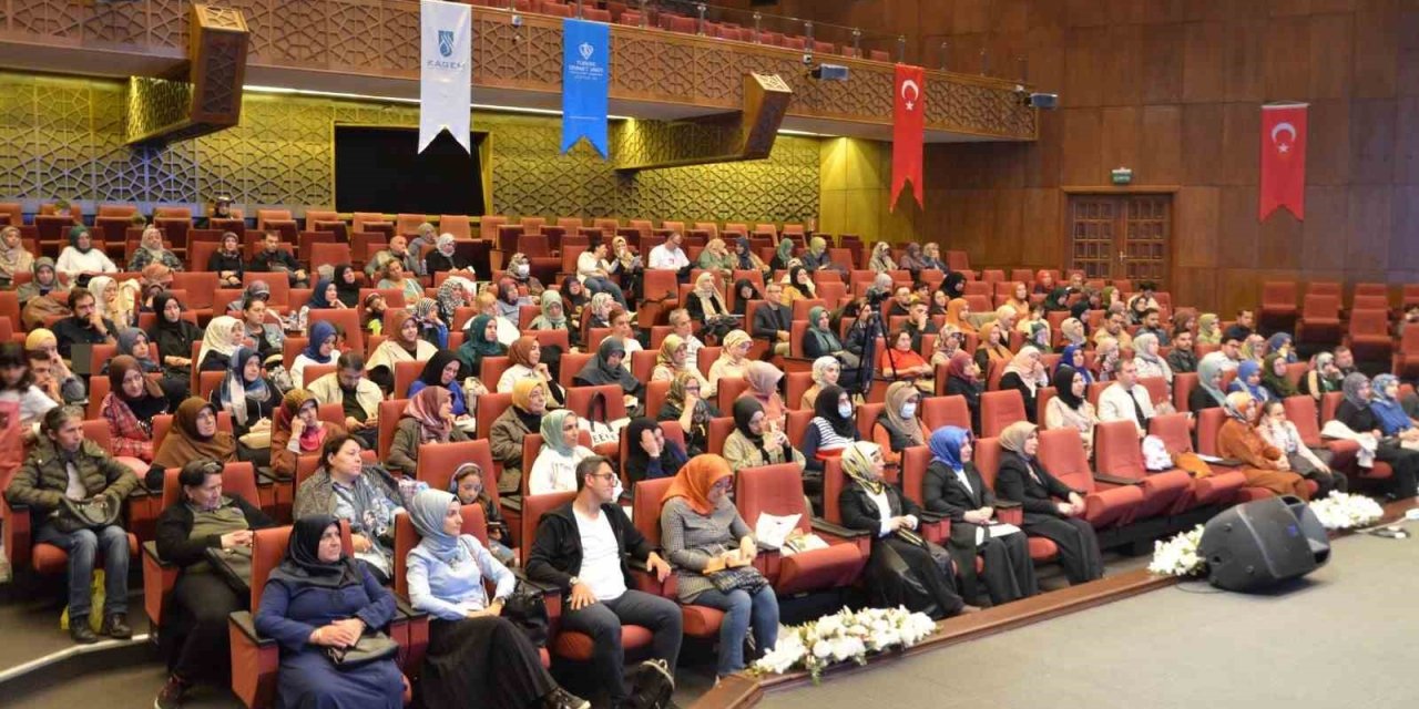 TDV KAGEM’in ’Anne Baba Okulu’ seminerleri başladı