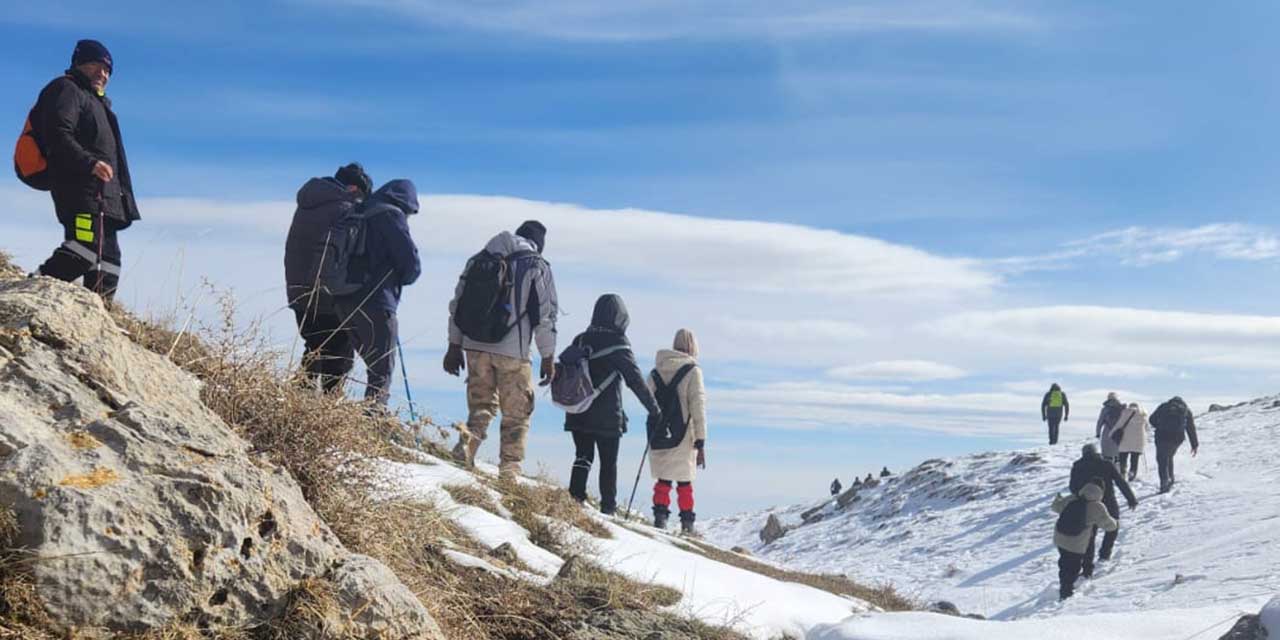 Bozkır Dağcılık İdris Dağı zirvesinde