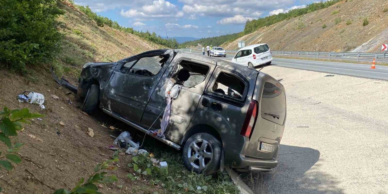 Takla atan araç 30 metre sürüklendi