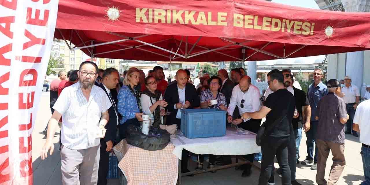 Kırıkkale Belediyesi’nden aşure ikramı