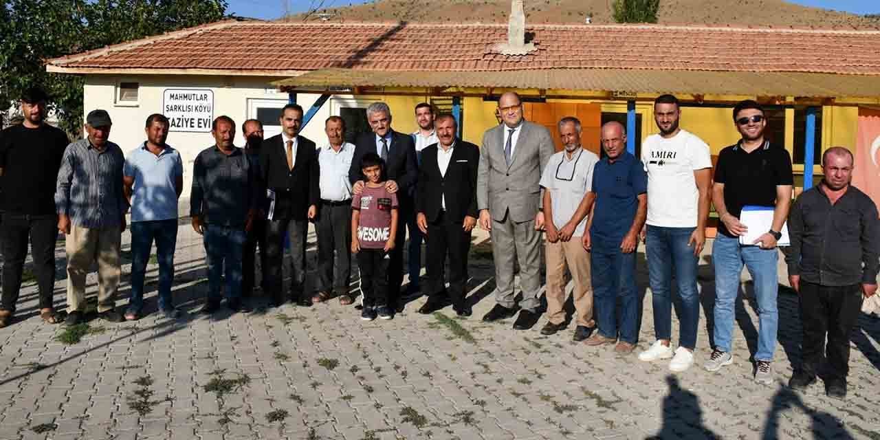 Mahmutlarşarklısı Köyü’ne kilit parke yapılıyor