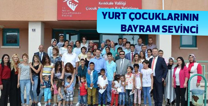 Yurt çocuklarının bayram sevinci