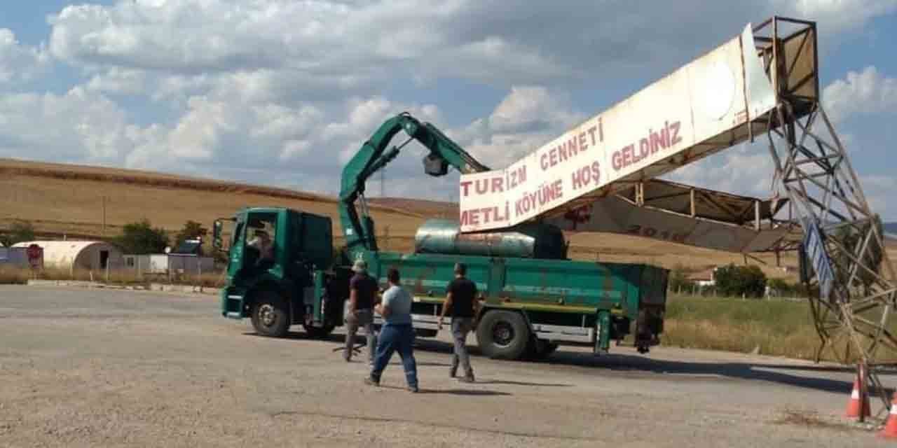 Turizm cennetine nazar değdi! Tabela devrildi