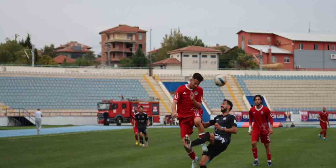 Kırıkkale-Maraş maçına hakem damga vurgu! Maçı katletti