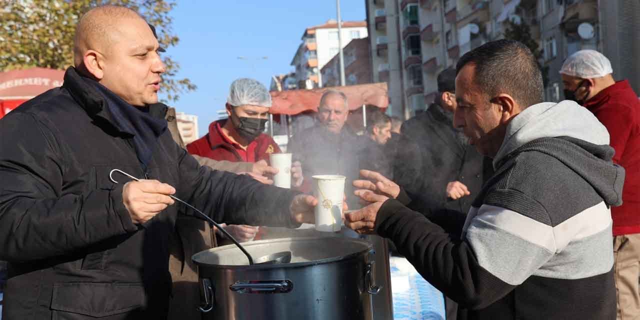 Önal’dan esnafların yüreğini ısıtan ikram