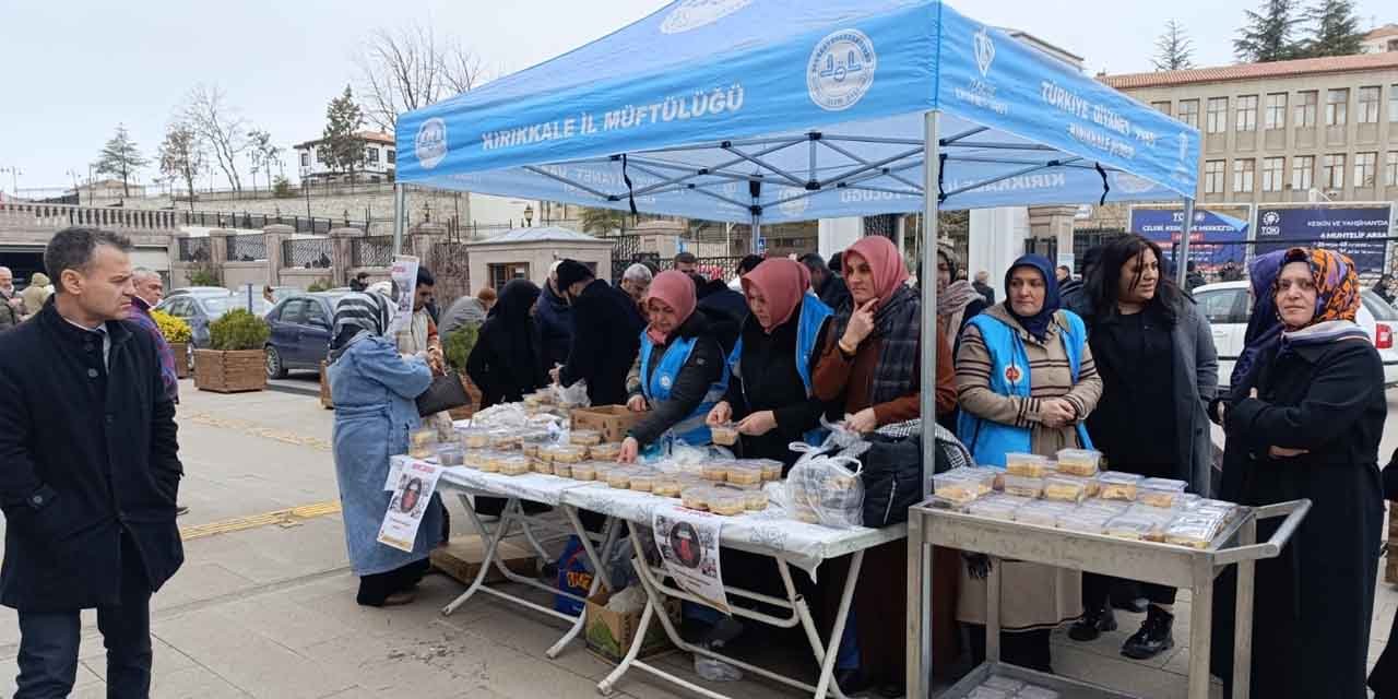 Deprem bölgesi için hayır çarşısı