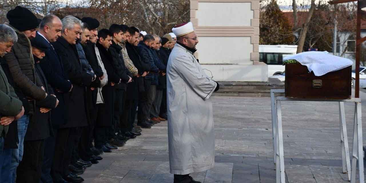 Adnan Duman’ın anneannesi dualarla uğurlandı