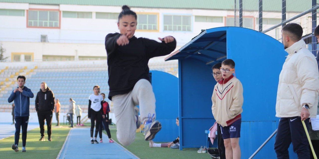 Atletizm seçme yarışmaları yapıldı