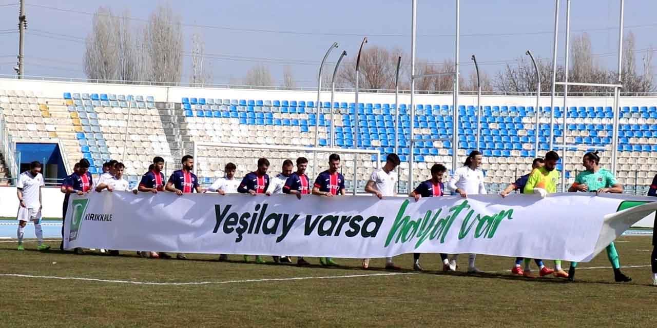 Futbolculardan Yeşilay'a destek