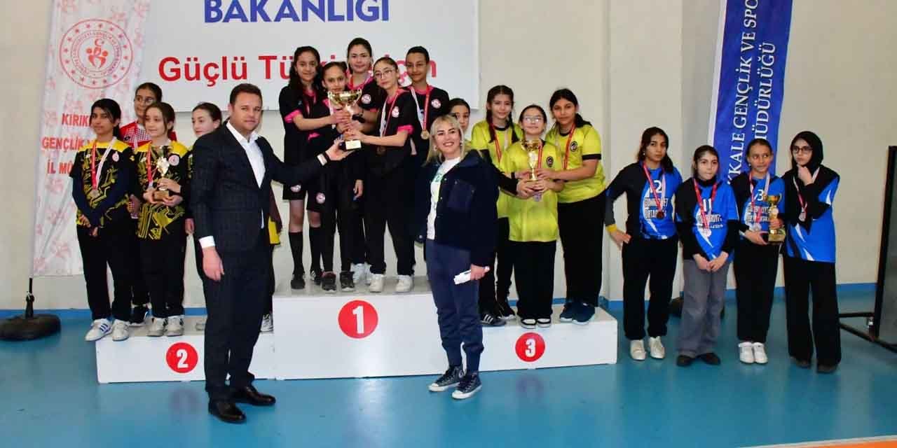 Badminton küçük kız müsabakaları sona erdi