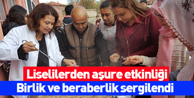 Liselilerden aşure etkinliği