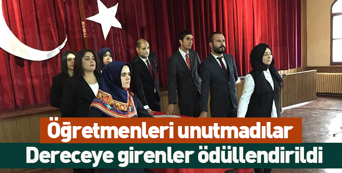 Öğretmenleri unutmadılar