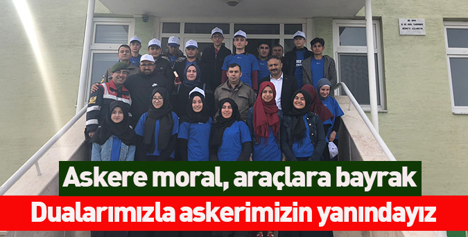 Askere moral, araçlara bayrak