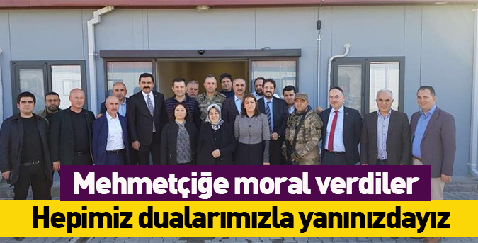 Mehmetçiğe moral verdiler