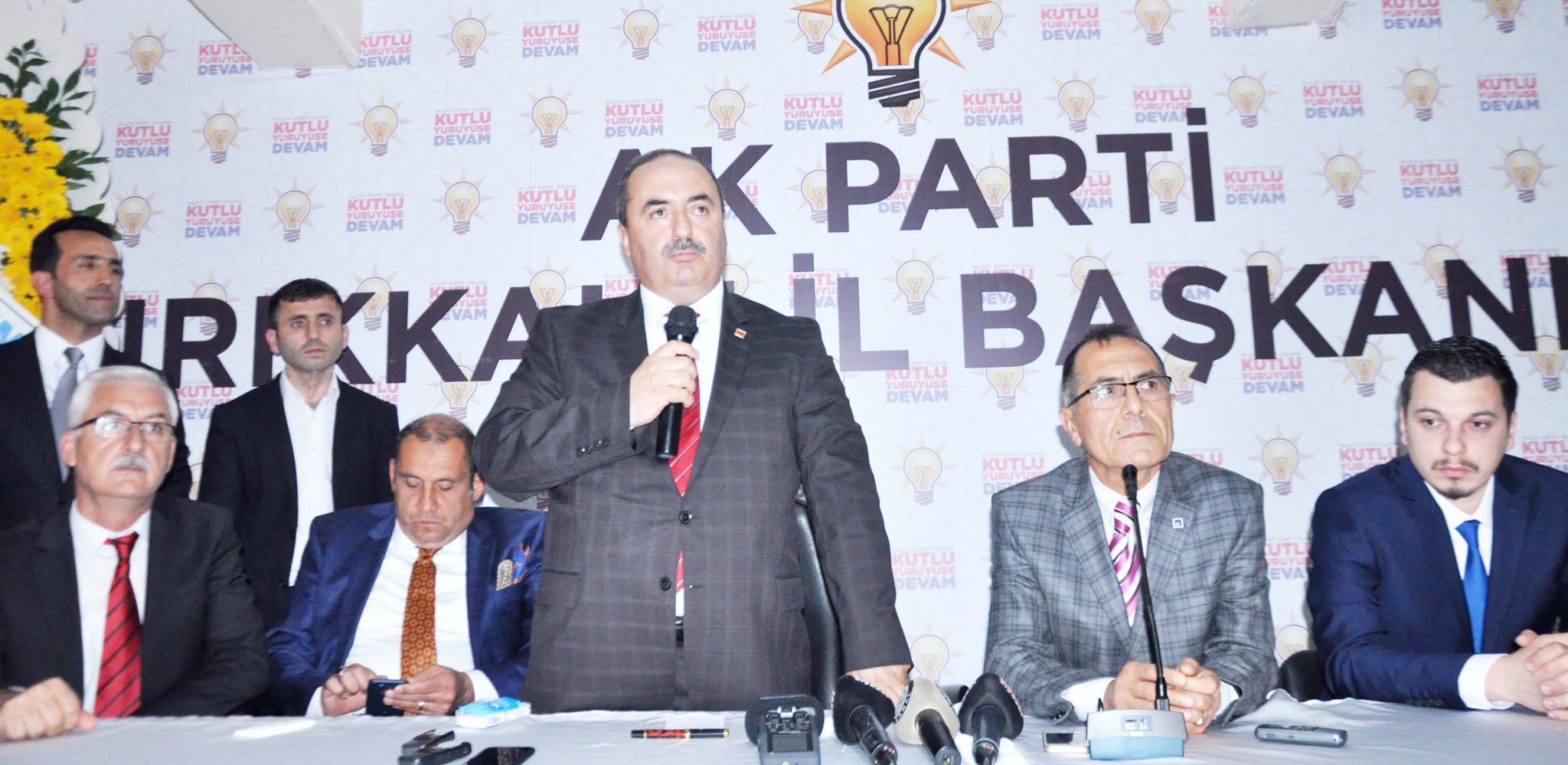 AK Parti’de aday adayları yoğunluğu