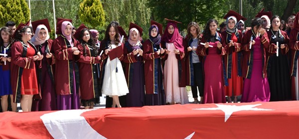 Mezun öğrencilerden Gazze'ye dua