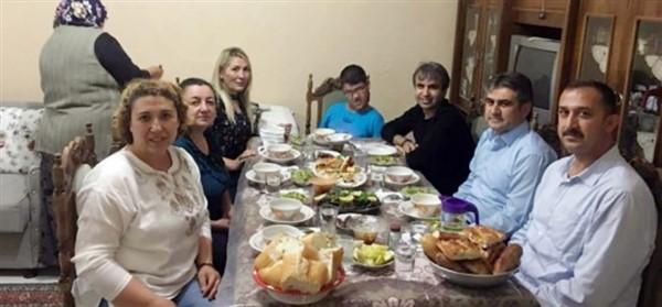 Emirhan ile iftar yaptılar