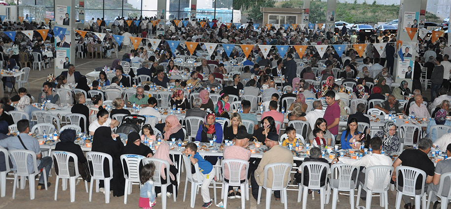 Miting havasında iftar