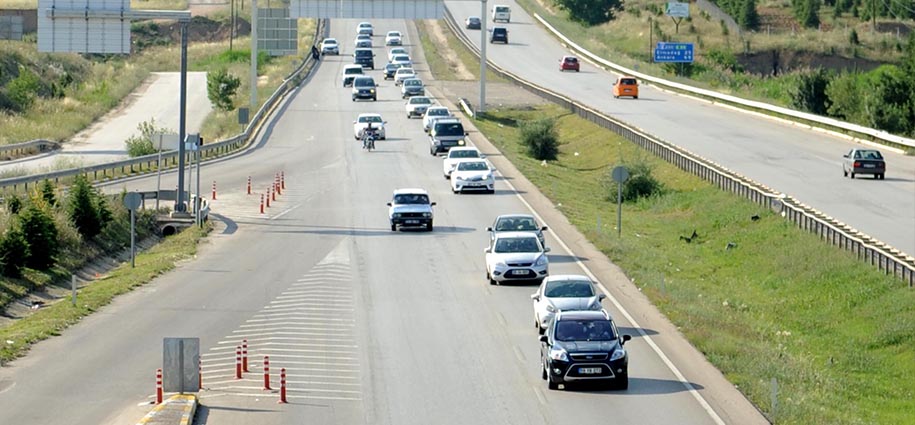 Trafikte araç sayısı artıyor