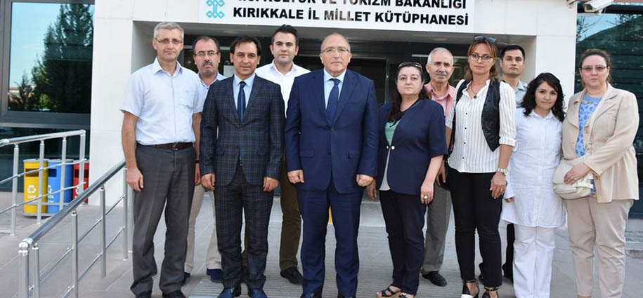 Kitaba aşık gençlik