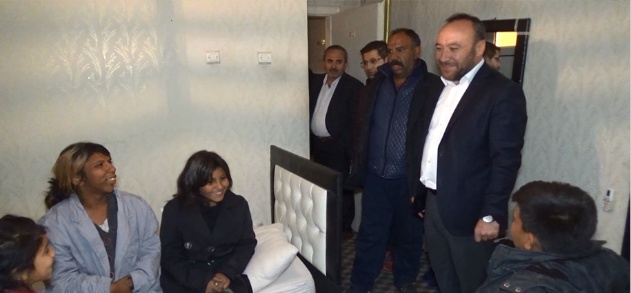 Dağdelen, evi yanan aileye sahip çıktı