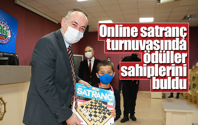 Online satranç turnuvasında ödüller sahiplerini buldu