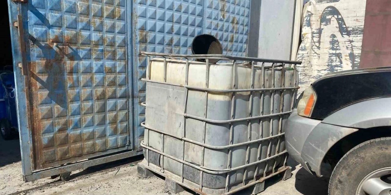 7-bin-litre-kacak-akaryakit-ele-gecirildi.jpg