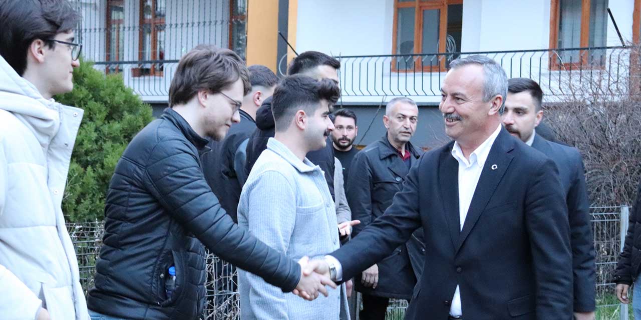 ulusoy-ulkucu-genclerle-iftar-yapti-2.jpg