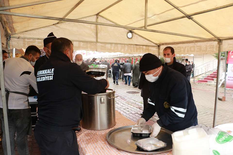 61bb326562498-Belediyemiz Tarafından Şehidimize Yedi Yemeği Verildi (9).jpg