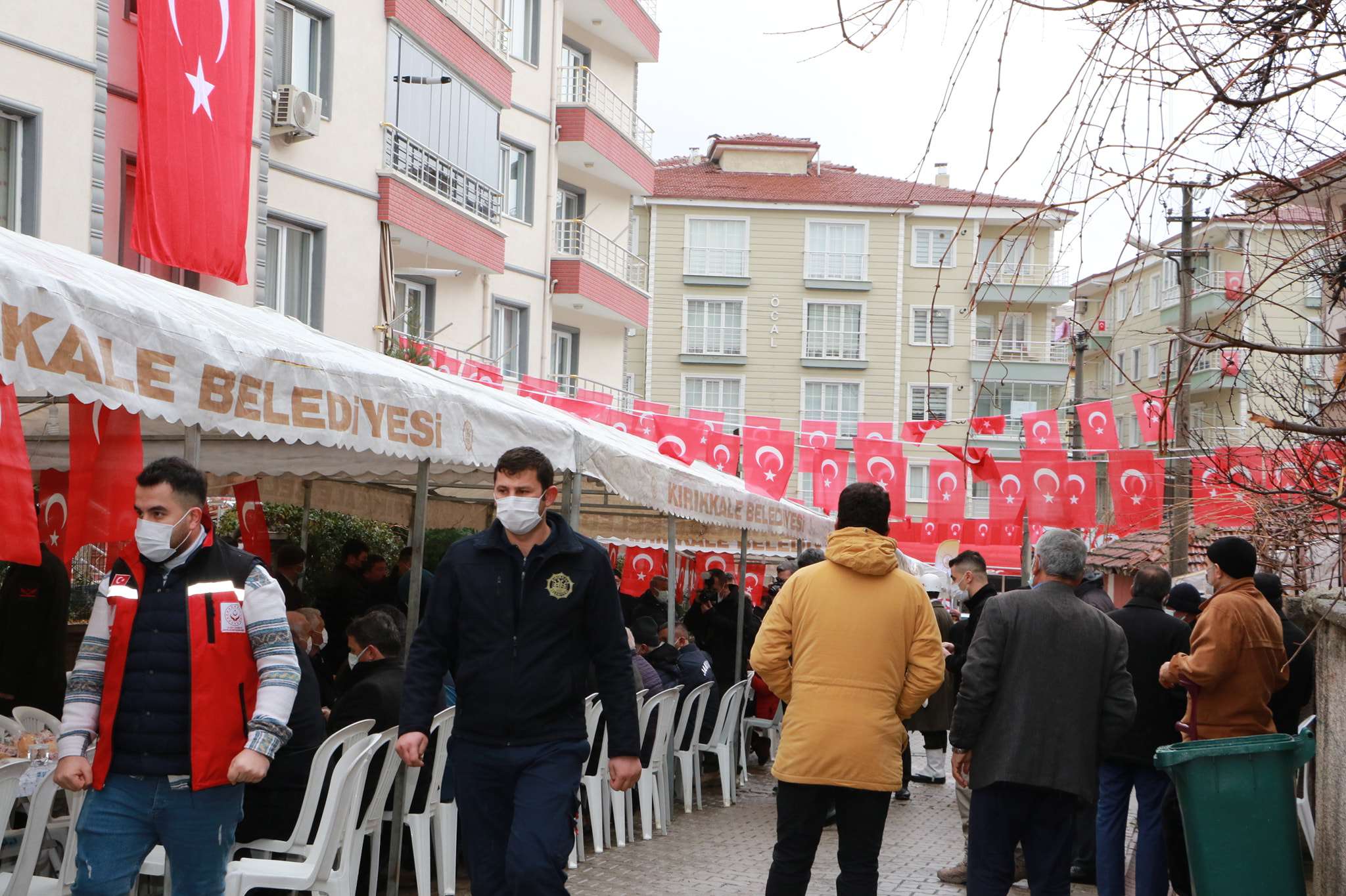 61bb32661cc87-Belediyemiz Tarafından Şehidimize Yedi Yemeği Verildi (8).jpg