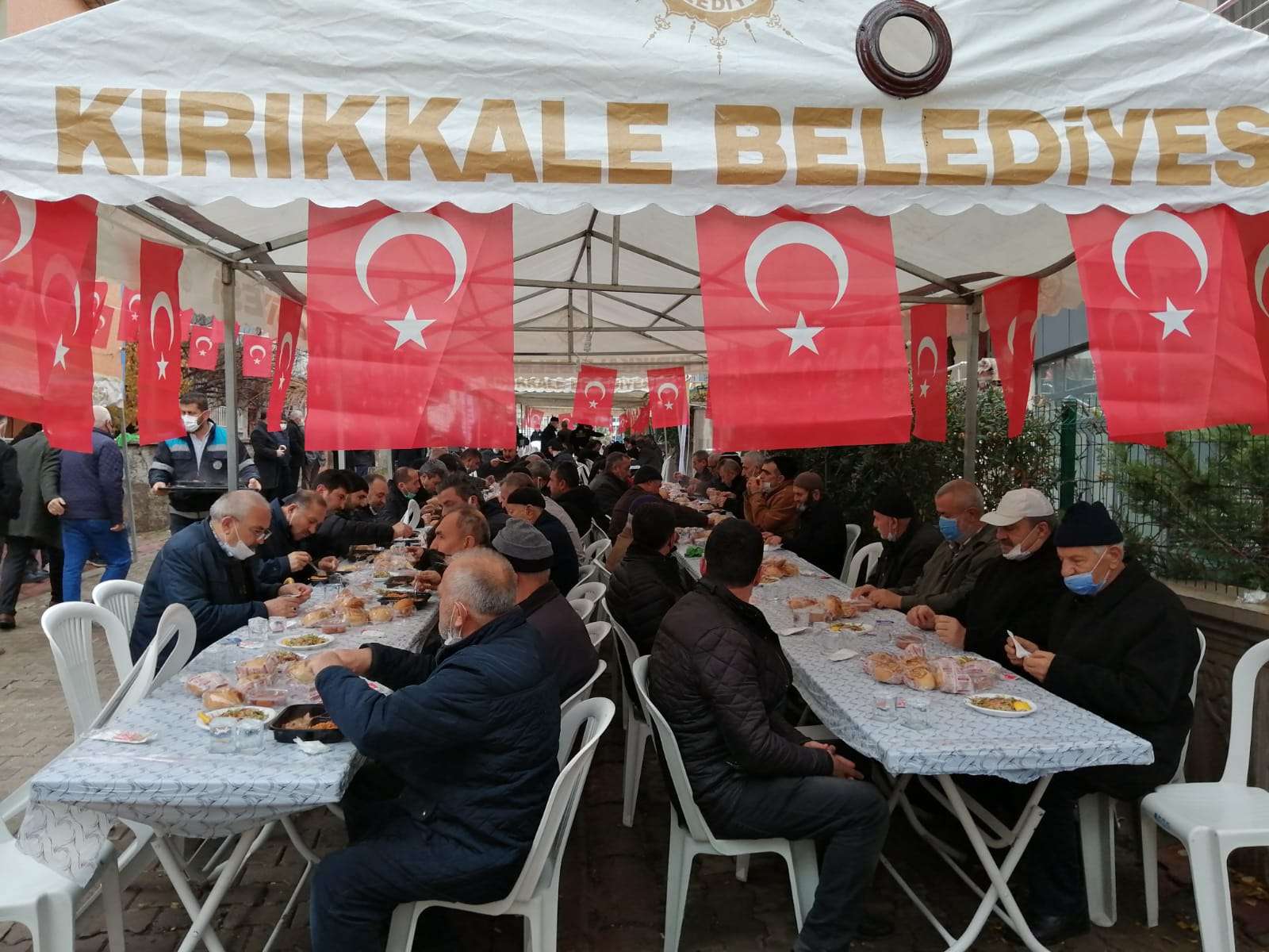 61bb3267787c9-Belediyemiz Tarafından Şehidimize Yedi Yemeği Verildi (10).jpg